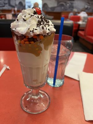 Peanut butter sundae- medium sized