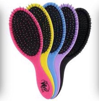 The "Wet" Brush
*Works great on wet or dry hair
*Soft flexible bristles detangle hair with ease
*Great for hair extensions and wigs