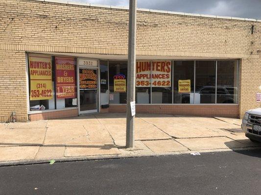 Storefront of Hunter's Appliances