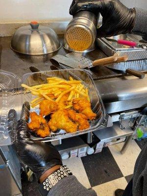 CYN WINGS AND SEASONED FRIES