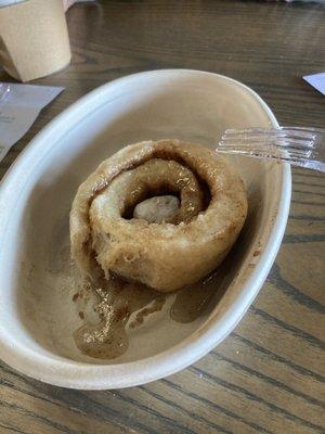 OMGF - Oh my gluten free cinnamon roll - I'll be back for this!