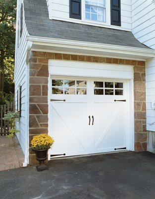 Clopay Coachman®
Traditional insulated steel and composite carriage house garage doors.