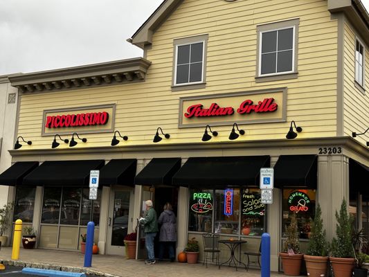 Piccolissimo Italian Grille Exterior