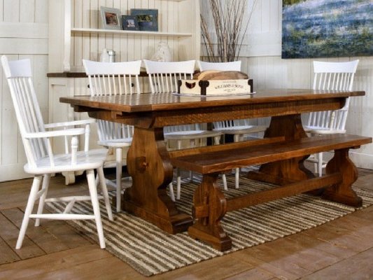 Country and Farmhouse dining room furniture and decor.