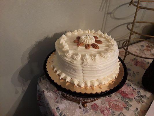 White  Cake  with  Buttercream  Frosting