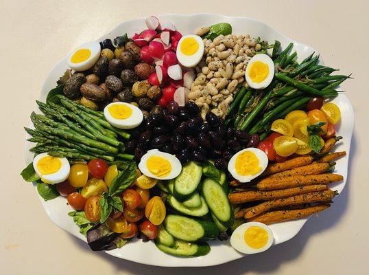 Nicoise Salad (fresh tuna & grilled chicken add ons served on the side)