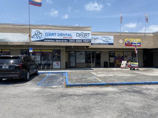 Closed. D'Art Dental Hialeah is currently located