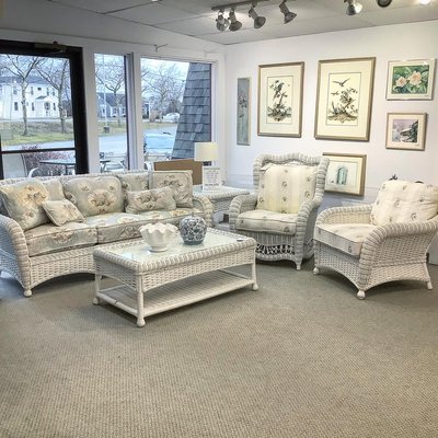 White wicker furniture set