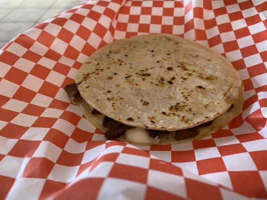 Asada mini quesadilla