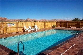 Enjoy yourself at the pool and hot tub.