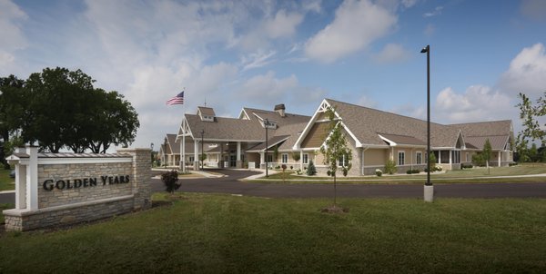 The Golden Years of Lake Geneva features all private rooms, public and private common areas, a bathing spa, and an expansive therapy gym.