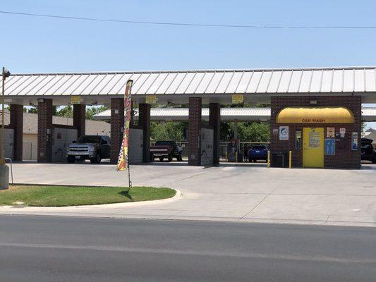 Taken today Wed 30 May 18. Someone keeps telling Yelp this car wash is closed. Please stop messing with someone's business.