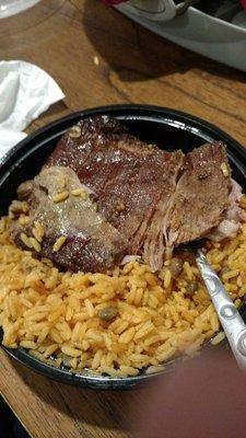 Arroz con gandules y costillas