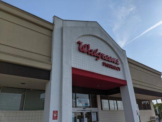 Walgreens, Pineville