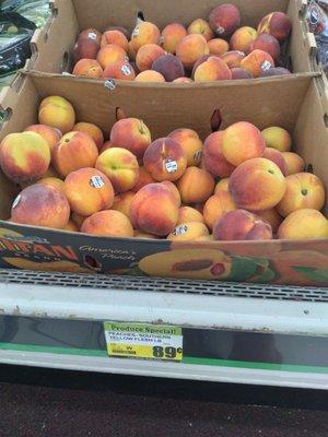 Great prices on delicious peaches!