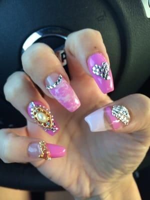 Awesome nail design by Vi