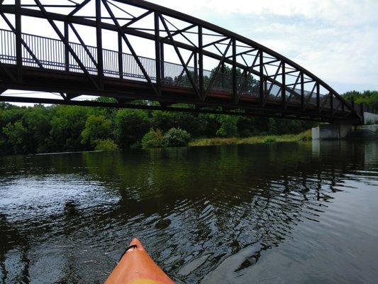 Bridge over dam