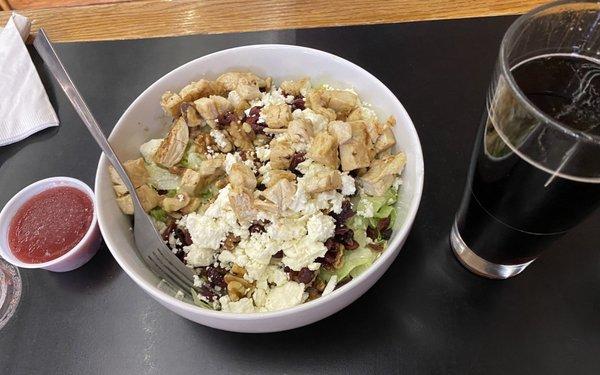 Moloney's Michigan Salad (greens, chicken, dried cranberries), served with cherry vinaigrette. Widow Maker Beer.