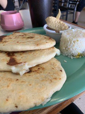 Just perfect! 3 pupusas 3 Pupusa Combo