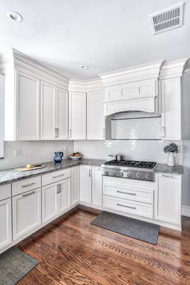 A wonderful kitchen with lots of cabinetry for storage.