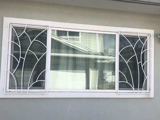 Customized window guards