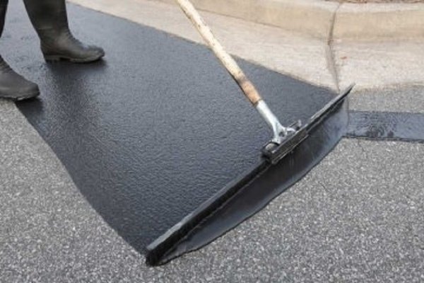 Asphalt Seal Coating specialist