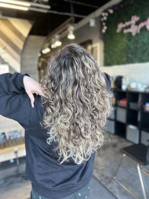 Curly balayage