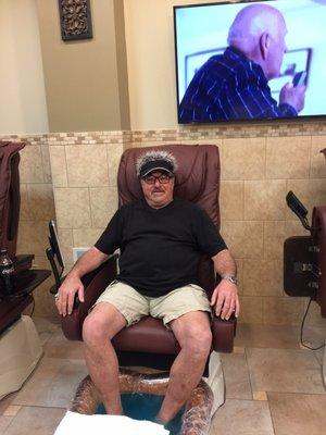 Replacing at the best place for a pedicure and manicure!