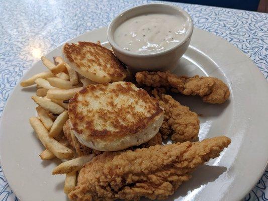 Chicken Strip Basket with White Gravy