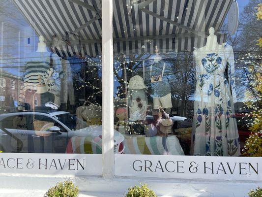 We curate collections for Women's, Baby & Kids, and Home. The perfect place for a gift for yourself or those your love.