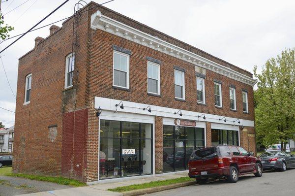 Front of laundromat