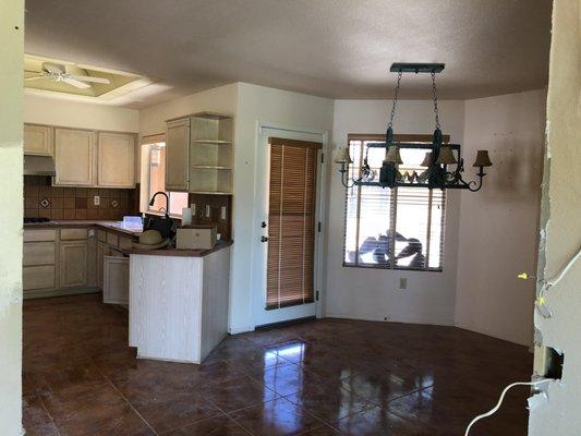 The kitchen before the remodel