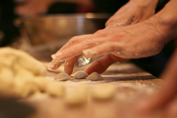 Lingua e Sapori held a gnocchi workshop at Dante's in Mendham, in which participants learned how make gnocchi from scratch.