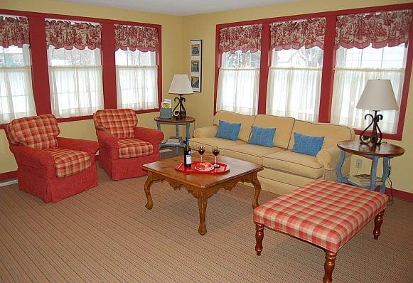 Delightful 2-bedroom, 1.5 bath Redbird Cottage great room in Muskegon MI