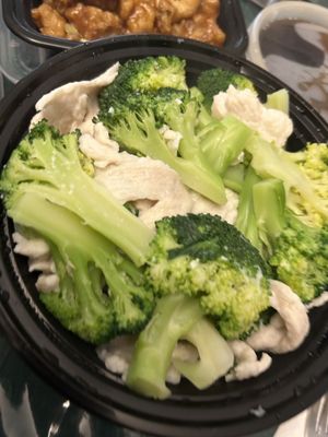 Steamed Chicken & Broccoli