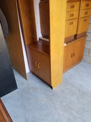 Company refused to offer refund or fix cabinet because their mover broke it due to improper moving techniques and NOT using provided dolly.