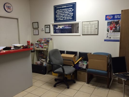 Office/waiting room. No tv, no coffee, nothing that I've seen others say they supposedly had. Maybe it's being remodeled?