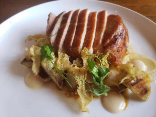 Pork Chop
Roasted Artichokes - Artichoke Chips- Apple Puree- Artichoke Puree- Pork Jus