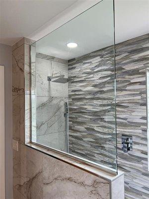 Shower glass with robe hook