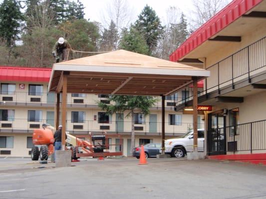 Renovated front of Econolodge