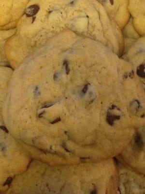 Soft & Flufy Chocolate Chip Cookie