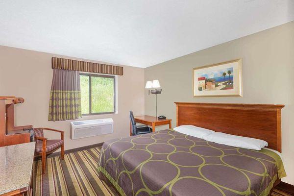 Super 8 By Wyndham Tilton/Lake Winnipesaukee