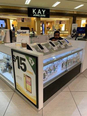 Sprint Kiosk Cumberland mall - BEWARE