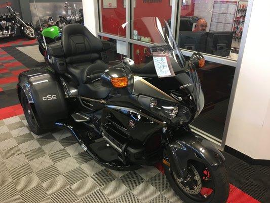 We are a CSC Trike dealer, look at this rig!