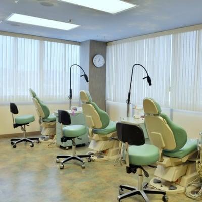 Orthodontic treatment with view on the Hollywood hills