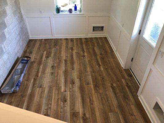 Coretec Manila Oak Luxury Vinyl Plank(LVP) in Rye Beach house entry.