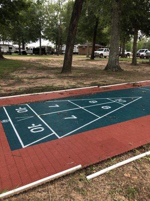 Shuffle board