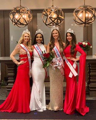 These women represent Tennessee beautifully in their Bottled Bronze Glow!