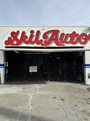 Auto Shop

Oil Change

Transmission

Brakes

Oil Change

AC Service

Engine