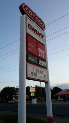 Giant Conoco Gasoline & Convenience Store